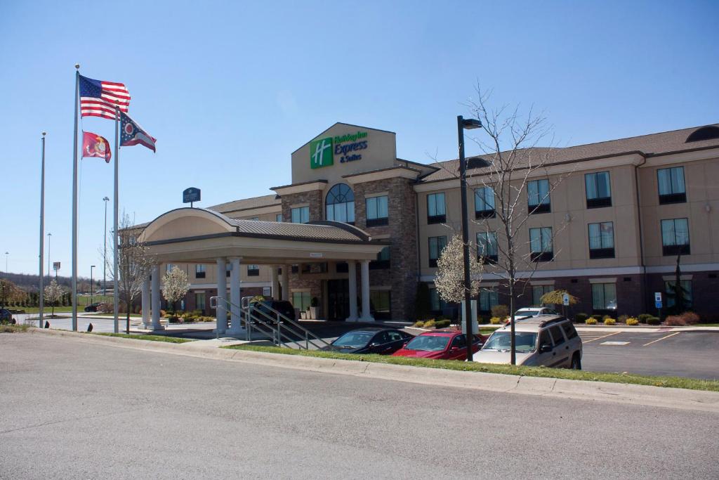 Holiday Inn Express & Suites Youngstown West I 80 an IHG Hotel Main image 1